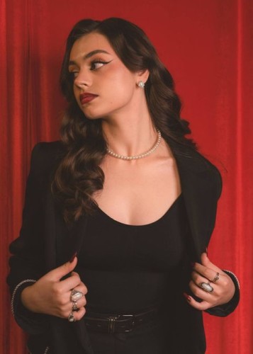 Полли, Г. Шатура